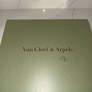 Van Cleef & Arpels Jewelry Green Gift Box